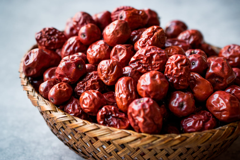 Trung bình 1 quả táo đỏ khô bao nhiêu calo? 4