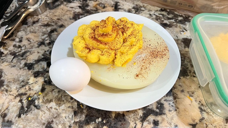 Trứng đà điểu cần được nấu chín kỹ để giảm nguy cơ nhiễm khuẩn từ thực phẩm