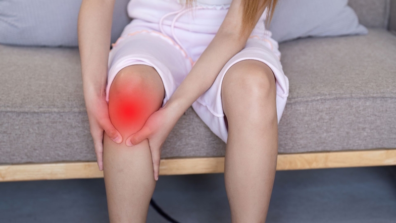 Trứng gà ngâm dứa đường phèn có tác dụng hỗ trợ giảm đau xương khớp