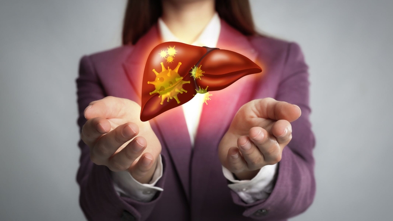 Vắc xin viêm gan B giúp ngăn ngừa bệnh truyền nhiễm nguy hiểm có thể lây từ mẹ sang con và gây biến chứng gan mạn tính