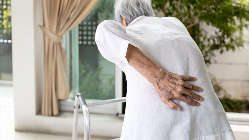 Thoái hóa cột sống có thể là nguyên nhân gây trượt đốt sống