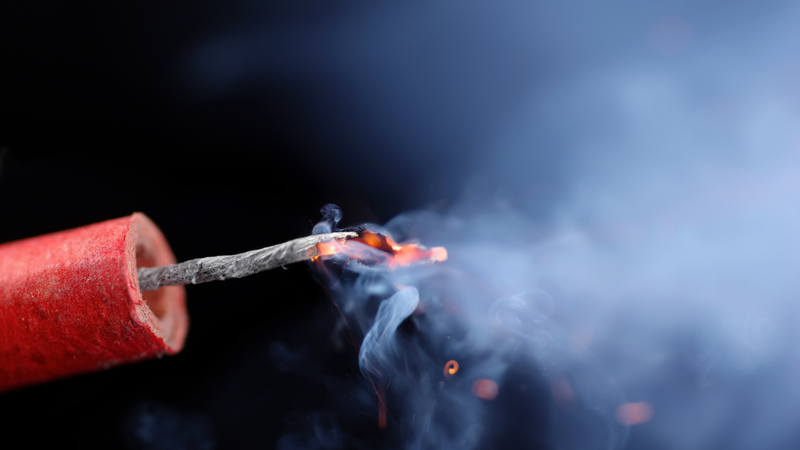 Chấn thương từ hỏa khí rất khó hồi phục, cần nói không với pháo tự chế