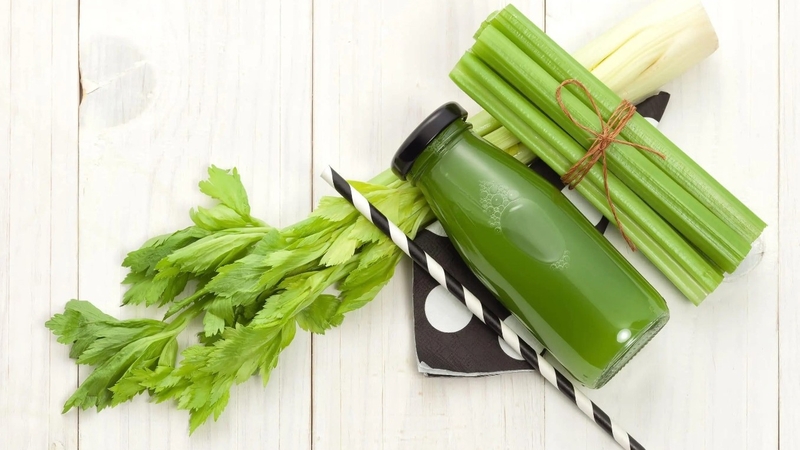 Tự làm nước ép thải độc trị mụn với những nguyên liệu đơn giản 4