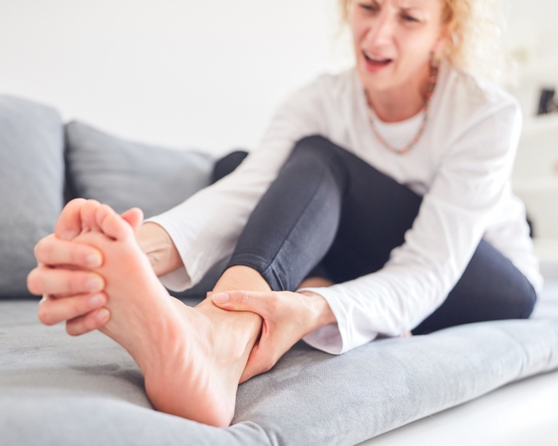 Tự nhiên đau ngón chân cái là dấu hiệu của bệnh gì? - 4