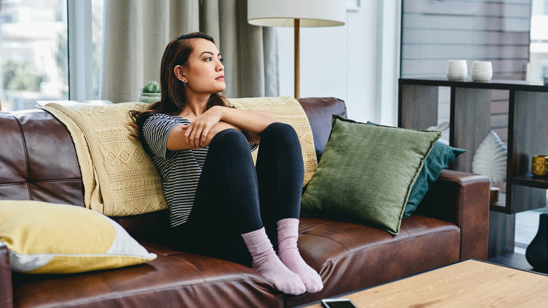 Tự thao túng (Self-Gaslighting) là trạng thái khi một người tự phủ nhận hoặc xem nhẹ cảm xúc và trải nghiệm của chính mình