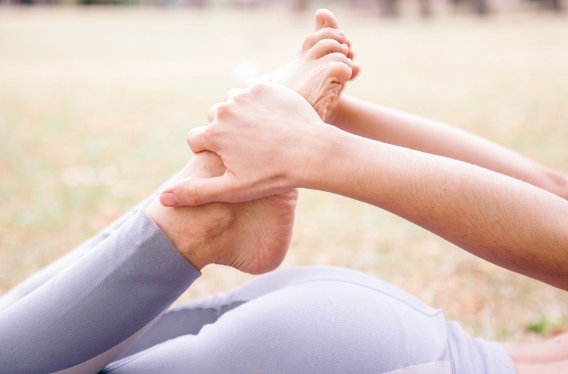 Tư thế cánh cung có tác dụng gì? Cách tập tư thế cánh cung hiệu quả 2