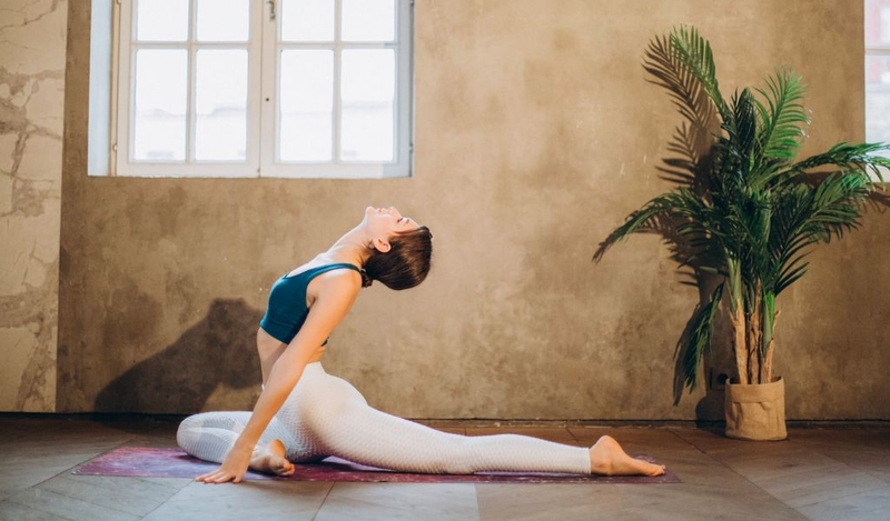 Tư thế con ếch trong yoga vừa giảm cân vừa giảm đau khớp 1