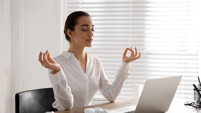 Tư thế kiết già giúp làm dịu tâm trí, giảm stress và cải thiện cảm xúc tích cực