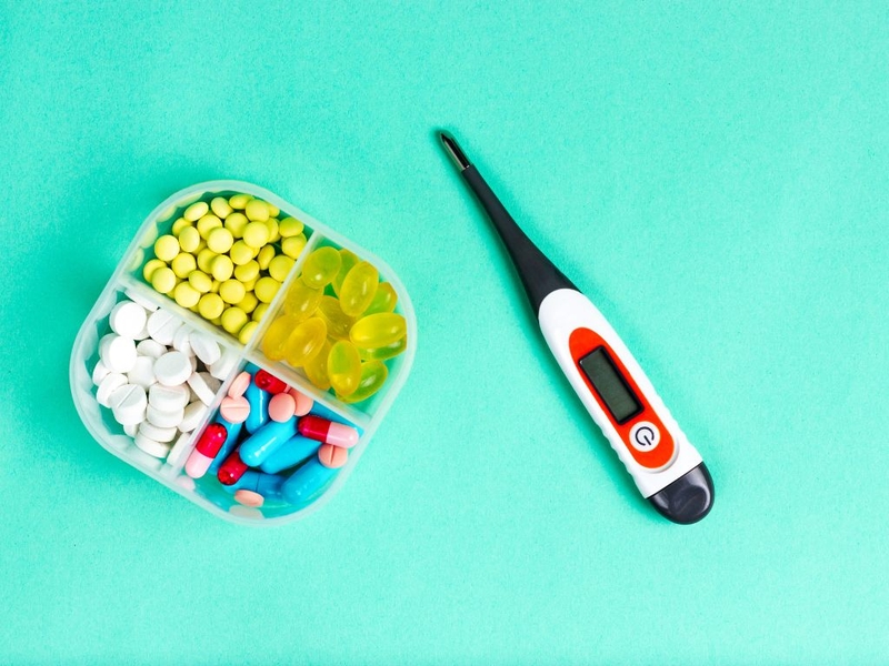 Tủ thuốc gia đình: Danh mục các loại thuốc, dụng cụ y tế cần thiết và cách sử dụng​ 2