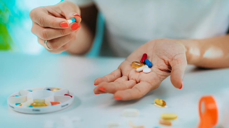 Tuân thủ điều trị thuốc đúng cách với hộp phân liều thuốc 6 ngăn A31 2