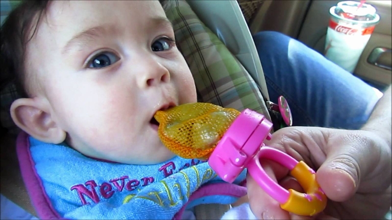 Những thông tin cần biết về túi nhai ăn dặm cho bé 2