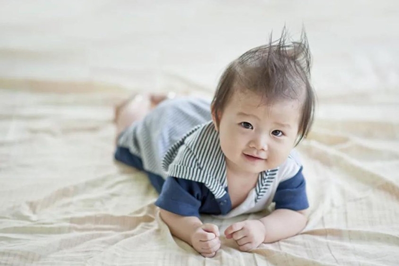 Lợi ích của tummy time là gì? Gợi ý một vài tư thế tummy time hiệu quả? 1