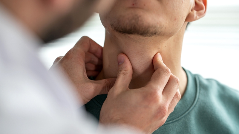 U nang sụn nắp thanh thiệt là gì? Có chữa được không? 1