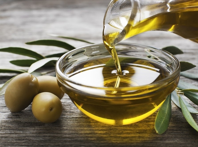 ủ tóc bằng dầu oliu 1