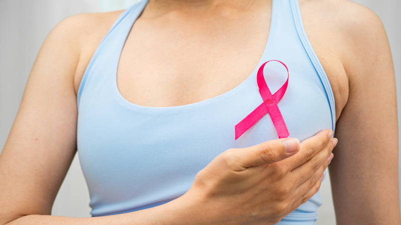 Ung thư vú là nguyên nhân hiếm gặp