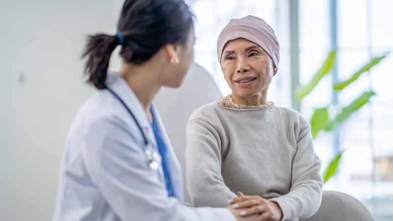 Việc tái khám định kỳ, phát hiện sớm tái phát và tuân thủ đúng phác đồ điều trị giúp cải thiện đáng kể tiên lượng sống