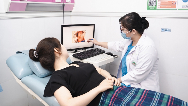 Bệnh nhân ung thư buồng trứng cần đi khám phụ khoa định kỳ