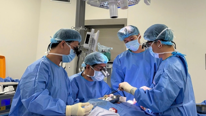 Phẫu thuật triệt căn là lựa chọn bắt buộc khi ung thư lưỡi tiến triển muộn