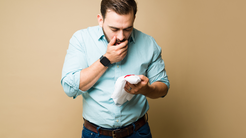 Ung thư phổi ho ra máu là gì? Triệu chứng nguy hiểm cần cảnh giác 1