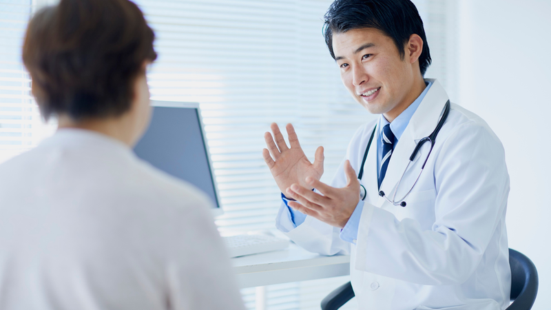Bác sĩ có thể sinh thiết tại vị trí nghi ngờ di căn để có thêm thông tin