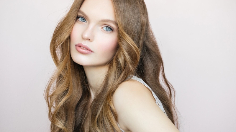 Uốn tóc không nên dùng dầu gội gì? Hướng dẫn cách chăm sóc tóc uốn tại nhà 3