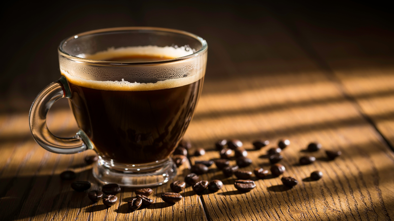 Cà phê có chứa caffeine tác động lên hệ tiêu hoá