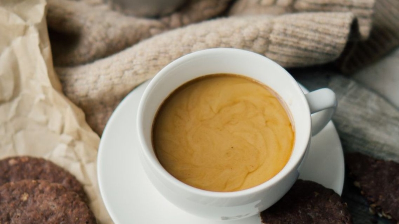 Không nên uống cà phê sữa hòa tan vào buổi tối trước giờ đi ngủ