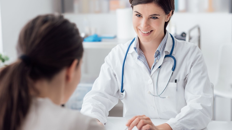 Người đang có khối u không nên tự ý bổ sung collagen, việc sử dụng cần được bác sĩ chuyên khoa đánh giá và tư vấn kỹ lưỡng