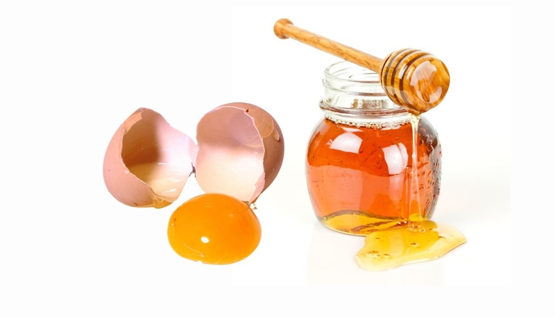 Uống lòng đỏ trứng gà với mật ong có tác dụng gì 1
