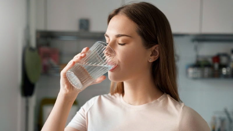 Uống nước ấm mang lại những lợi ích gì cho hệ tiêu hóa? 3