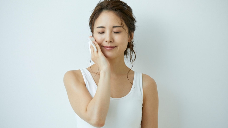 Rửa sạch vùng da dính nước chanh trước khi tiếp xúc nắng