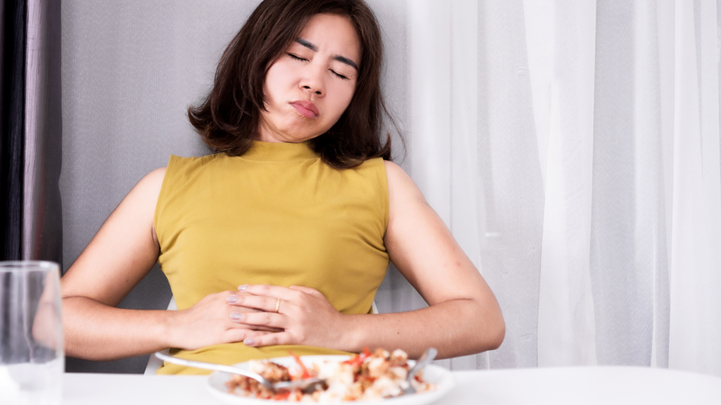 Theo dõi phản ứng của cơ thể với các thực phẩm dễ gây khó tiêu để điều chỉnh khẩu phần phù hợp