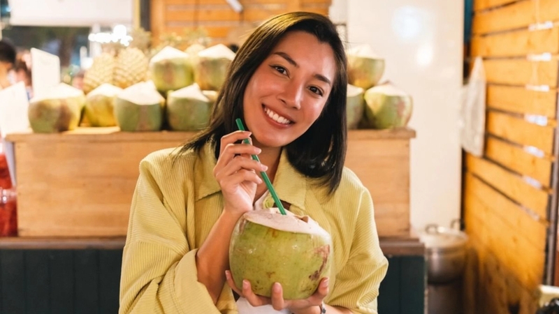 uong-nuoc-dua-moi-ngay-co-dep-da-khong-cach-su-dung-nuoc-dua-hieu-qua 4