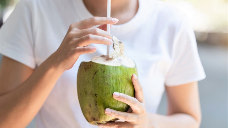 Uống nước dừa nhiều có bị loãng máu không? 3