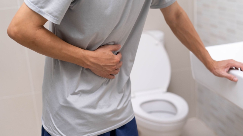 Một số người khi uống quá nhiều nước dừa có thể bị khó chịu đường tiêu hóa