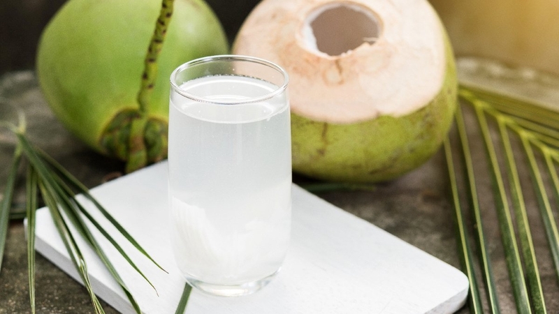 Nước dừa cung cấp kali và các chất điện giải rất tốt cho mẹ bầu