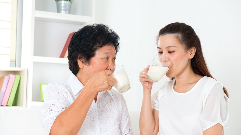 Uống nước khoáng với sữa đặc có tốt không? 2