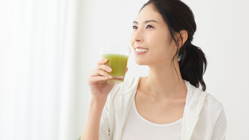 Nhiều người thường thắc mắc uống nước lá mơ hàng ngày có tốt không