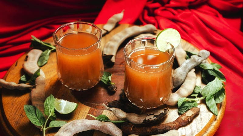 Nước me có vị chua nhẹ kích thích vị giác, giúp ăn ngon hơn