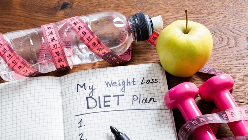 uong-nuoc-nhieu-di-tieu-nhieu-co-giam-can-khong 4