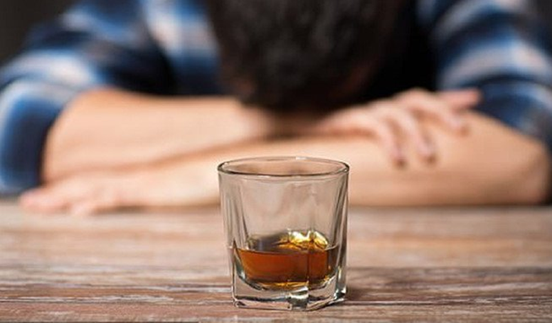 Rượu gây nhiều vấn đề sức khỏe đặc biệt là đại tràng