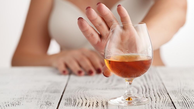 Uống rượu ngâm hoa anh túc có tốt không? Có nên dùng không? 3