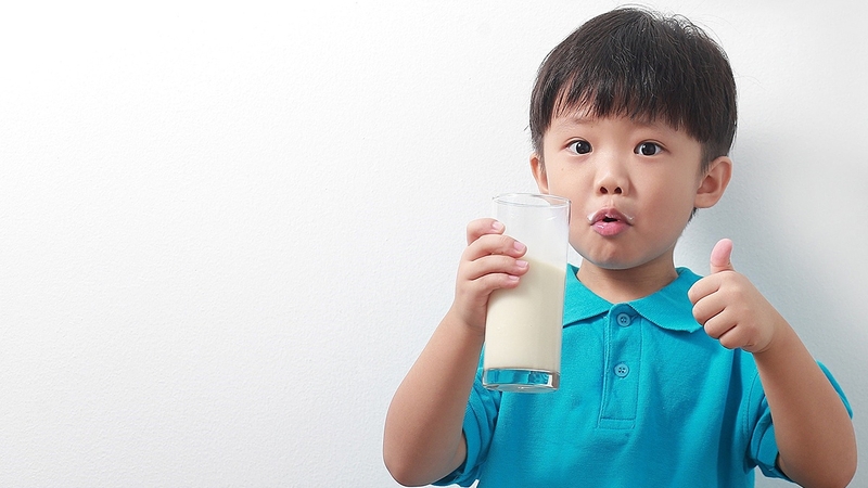 Uống sữa canxi lúc nào tốt nhất? Điều chú ý khi dùng sữa canxi 1