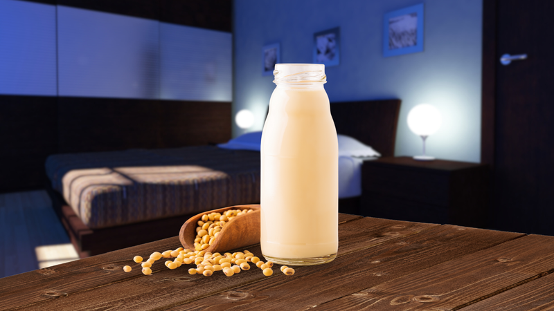 Nhiều người thắc mắc uống sữa đậu nành ban đêm có tốt không