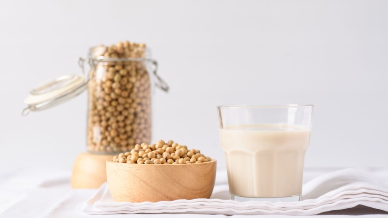 Uống sữa đậu nành có tác dụng gì? Giải đáp thắc mắc về sữa đậu nành 1