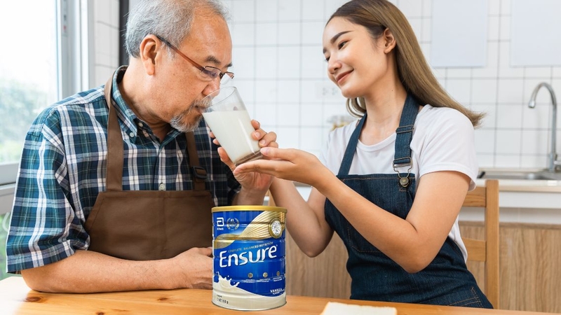 Uống sữa Ensure nhiều có tốt không&nbsp;là băn khoăn của không ít người dùng
