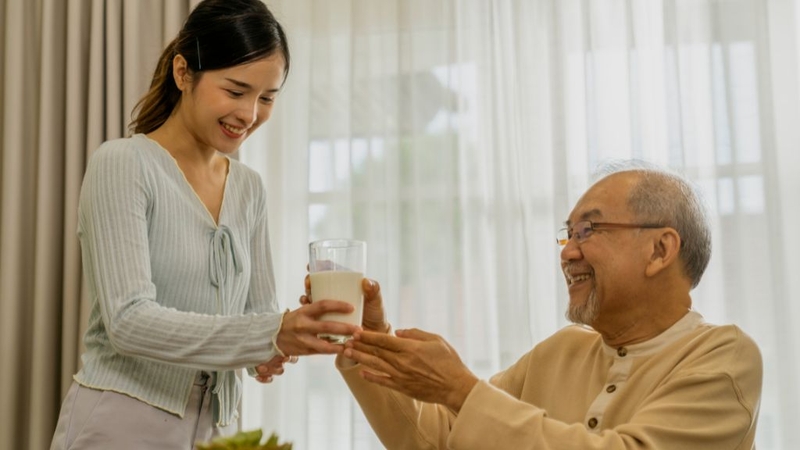 Uống sữa thay nước có tốt cho sức khỏe? 1