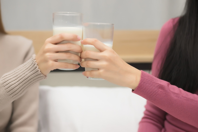 Uống sữa trước khi ngủ  3