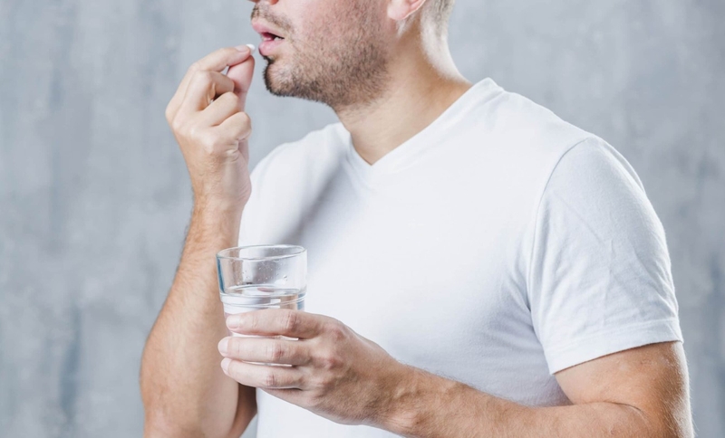 Uống thuốc bằng nước gì tốt nhất? Những lưu ý quan trọng khi uống thuốc 2