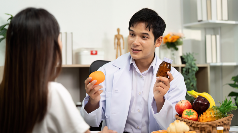 Nên tham khảo ý kiến bác sĩ trước khi dùng thuốc giảm cân, đặc biệt nếu mắc bệnh lý nền hoặc có kế hoạch mang thai